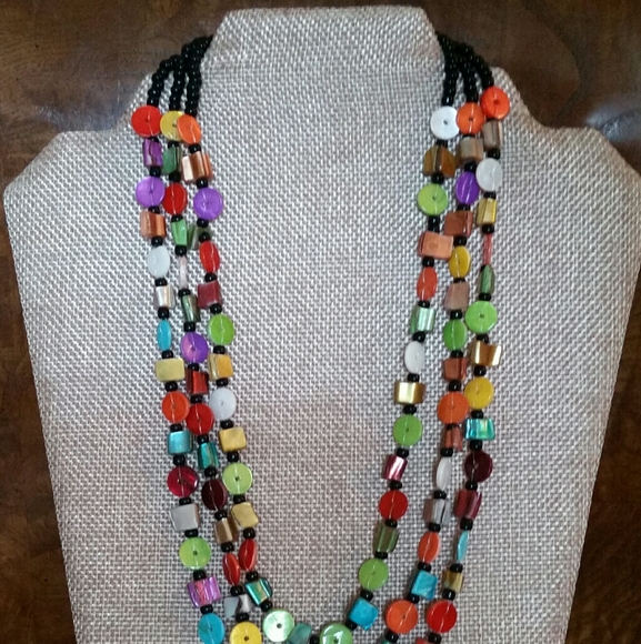 3 Strand Broken Shell Necklace - Picture 1 of 4